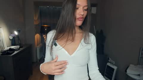 Laura online show from May 17, 2026, 7:50 am