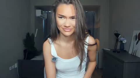 Laura online show from June 22, 2026, 8:11 am