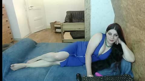 deinekatze online show from June 7, 2026, 8:23 pm