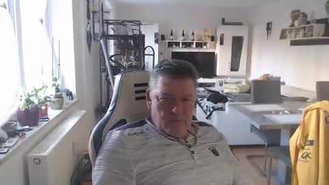 Snapshot of deinprinz2312 chatting on February 12, 2025, 8:59 am deinprinz2312 online show from February 12, 2025, 8:59 am