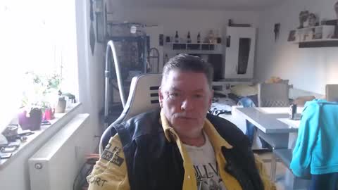 Snapshot of deinprinz2312 chatting on February 19, 2025, 7:28 am deinprinz2312 online show from February 19, 2025, 7:28 am