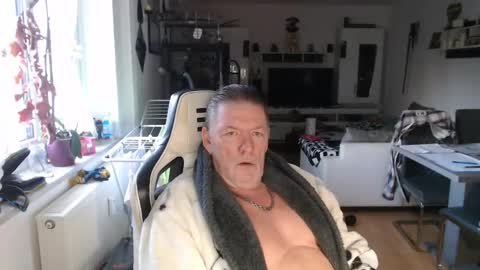 deinprinz2312 online show from March 16, 2026, 5:44 am