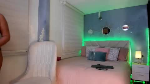 deisy1927 online show from February 1, 2026, 3:27 am