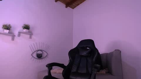 Snapshot of deivy_gram chatting on February 13, 2025, 11:50 am DEIVY online show from February 13, 2025, 11:50 am