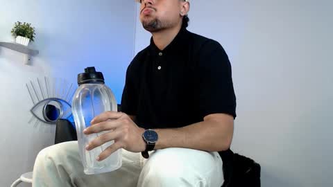 Snapshot of deivy_gram chatting on October 4, 2025, 9:02 pm DEIVY online show from October 4, 2025, 9:02 pm