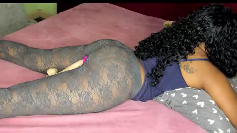 deli_la online show from December 2, 2025, 6:36 pm