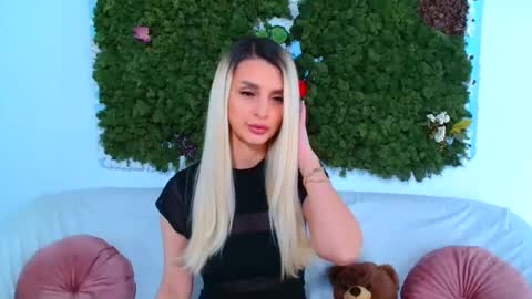 Snapshot of deliciaalove chatting on November 17, 2025, 7:19 pm deliciaalove online show from November 17, 2025, 7:19 pm