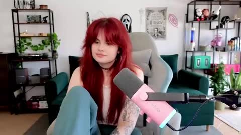 Snapshot of dellacrush_ chatting on May 15, 2026, 10:00 am dellacrush_ online show from May 15, 2026, 10:00 am