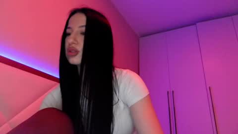 delly_love online show from April 20, 2026, 7:26 pm