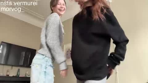 Snapshot of delorathecookie chatting on October 7, 2025, 12:24 pm Delora online show from October 7, 2025, 12:24 pm