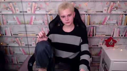 Snapshot of demianenglen chatting on January 16, 2025, 10:02 pm demianenglen online show from January 16, 2025, 10:02 pm