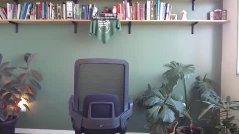 demmetria online show from December 18, 2025, 6:36 pm