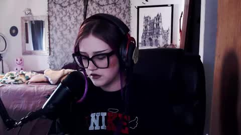 Snapshot of demongf chatting on November 10, 2025, 9:36 pm Demoness Mina online show from November 10, 2025, 9:36 pm