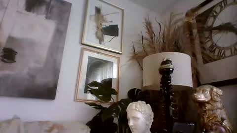 Snapshot of denboisvin2043 chatting on February 16, 2025, 12:21 pm denboisvin2043 online show from February 16, 2025, 12:21 pm