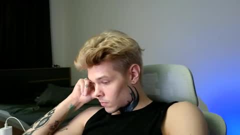 Snapshot of denis_here chatting on May 15, 2026, 4:58 pm Denis online show from May 15, 2026, 4:58 pm