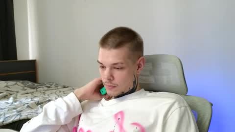 Snapshot of denis_here chatting on May 21, 2026, 10:55 am Denis online show from May 21, 2026, 10:55 am