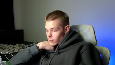 Snapshot of denis_here chatting on May 25, 2026, 12:16 am Denis online show from May 25, 2026, 12:16 am