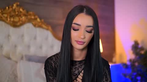 denisedevilles online show from February 28, 2025, 10:09 am