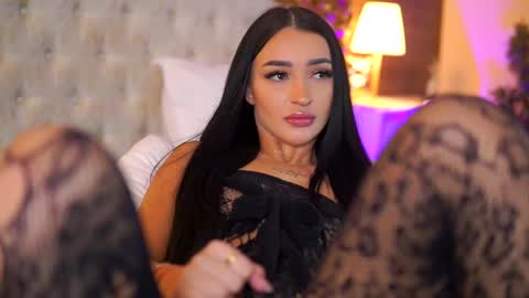 denisedevilles online show from March 4, 2025, 1:59 pm