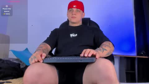 dennis munera online show from October 15, 2025, 9:42 am