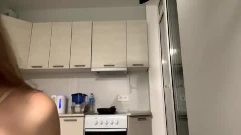 Snapshot of denniskibler chatting on September 23, 2025, 4:54 pm Denni online show from September 23, 2025, 4:54 pm