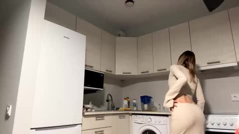 Denni online show from October 11, 2025, 3:32 pm