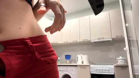 Denni online show from October 12, 2025, 3:22 pm