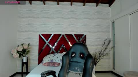 Snapshot of denvver chatting on October 29, 2025, 12:07 pm Denver online show from October 29, 2025, 12:07 pm