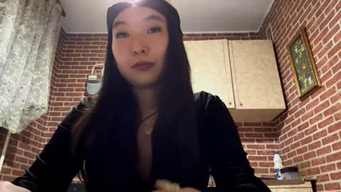 Emma online show from September 25, 2025, 1:26 pm