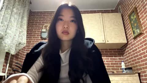 Emma online show from October 6, 2025, 2:25 pm