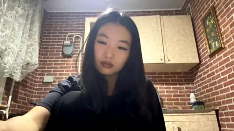 Emma online show from November 10, 2025, 1:54 pm