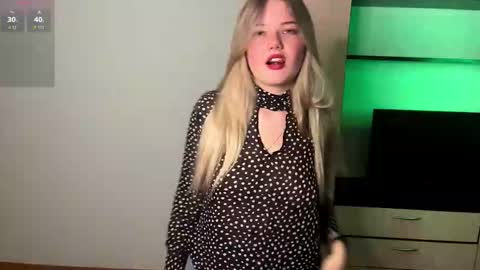 Luna online show from March 25, 2026, 4:13 pm