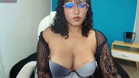 Snapshot of dephne_ chatting on December 7, 2024, 1:18 pm Dephne online show from December 7, 2024, 1:18 pm