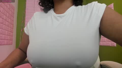 Snapshot of dephne_ chatting on February 4, 2025, 3:36 pm Dephne online show from February 4, 2025, 3:36 pm