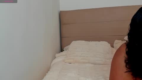 Snapshot of dephne_ chatting on February 20, 2025, 2:13 pm Dephne online show from February 20, 2025, 2:13 pm