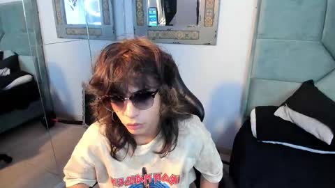 Snapshot of dereck_manson chatting on October 28, 2025, 11:58 am dereck_manson online show from October 28, 2025, 11:58 am