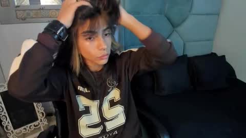 Snapshot of dereck_manson chatting on November 11, 2025, 11:54 am dereck_manson online show from November 11, 2025, 11:54 am