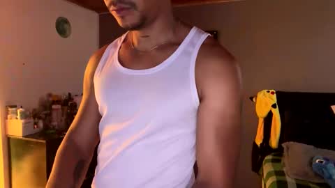 Snapshot of dereck_myers chatting on December 31, 2024, 7:51 pm Dereck Myers online show from December 31, 2024, 7:51 pm