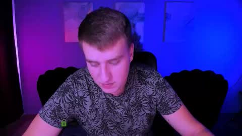 derek_hawk_ online show from December 4, 2025, 9:40 am