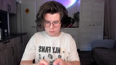 Snapshot of derek_shameless chatting on June 25, 2026, 6:34 pm Derek online show from June 25, 2026, 6:34 pm