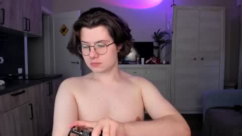 Snapshot of derek_shameless chatting on July 5, 2026, 7:21 pm Derek online show from July 5, 2026, 7:21 pm