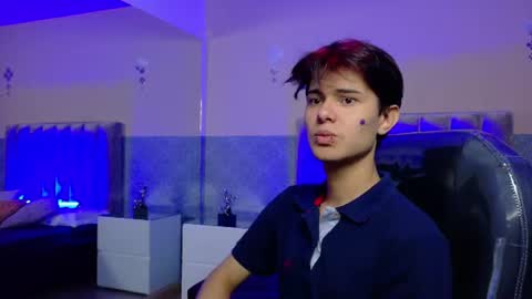Snapshot of derek_sinn chatting on June 8, 2026, 8:20 pm derek_sinn online show from June 8, 2026, 8:20 pm