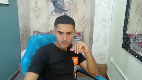 Snapshot of derek_storm_ chatting on October 28, 2025, 10:30 am D E R E K online show from October 28, 2025, 10:30 am