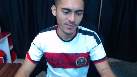 Snapshot of derek_storm_ chatting on November 21, 2025, 10:58 am D E R E K online show from November 21, 2025, 10:58 am