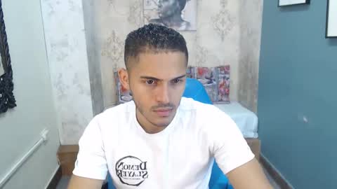 Snapshot of derek_storm_ chatting on December 2, 2025, 12:21 pm D E R E K online show from December 2, 2025, 12:21 pm