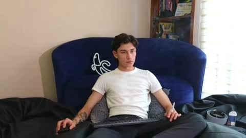 Derek online show from June 16, 2026, 9:28 pm