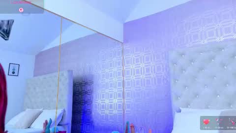 Derieri D online show from September 14, 2025, 2:54 am