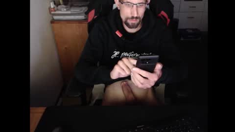 dermattes online show from September 28, 2025, 12:43 pm