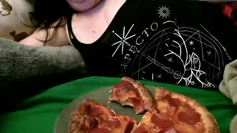 Snapshot of deroseblack chatting on December 17, 2024, 1:18 am deroseblack online show from December 17, 2024, 1:18 am