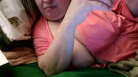 Snapshot of deroseblack chatting on December 23, 2024, 4:55 am deroseblack online show from December 23, 2024, 4:55 am